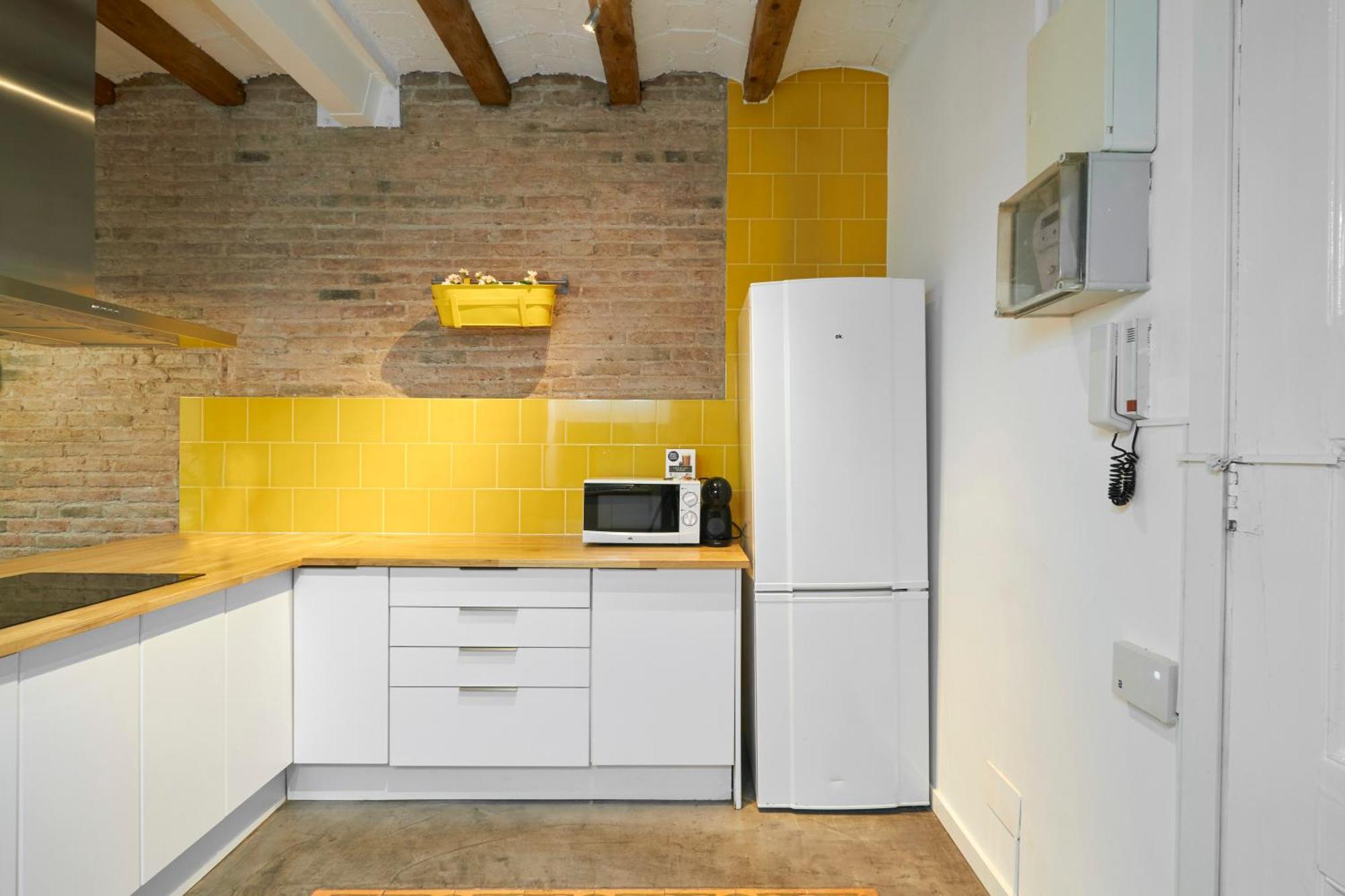 64 Apartment In A Typical Barcelona'S Old Building Buitenkant foto