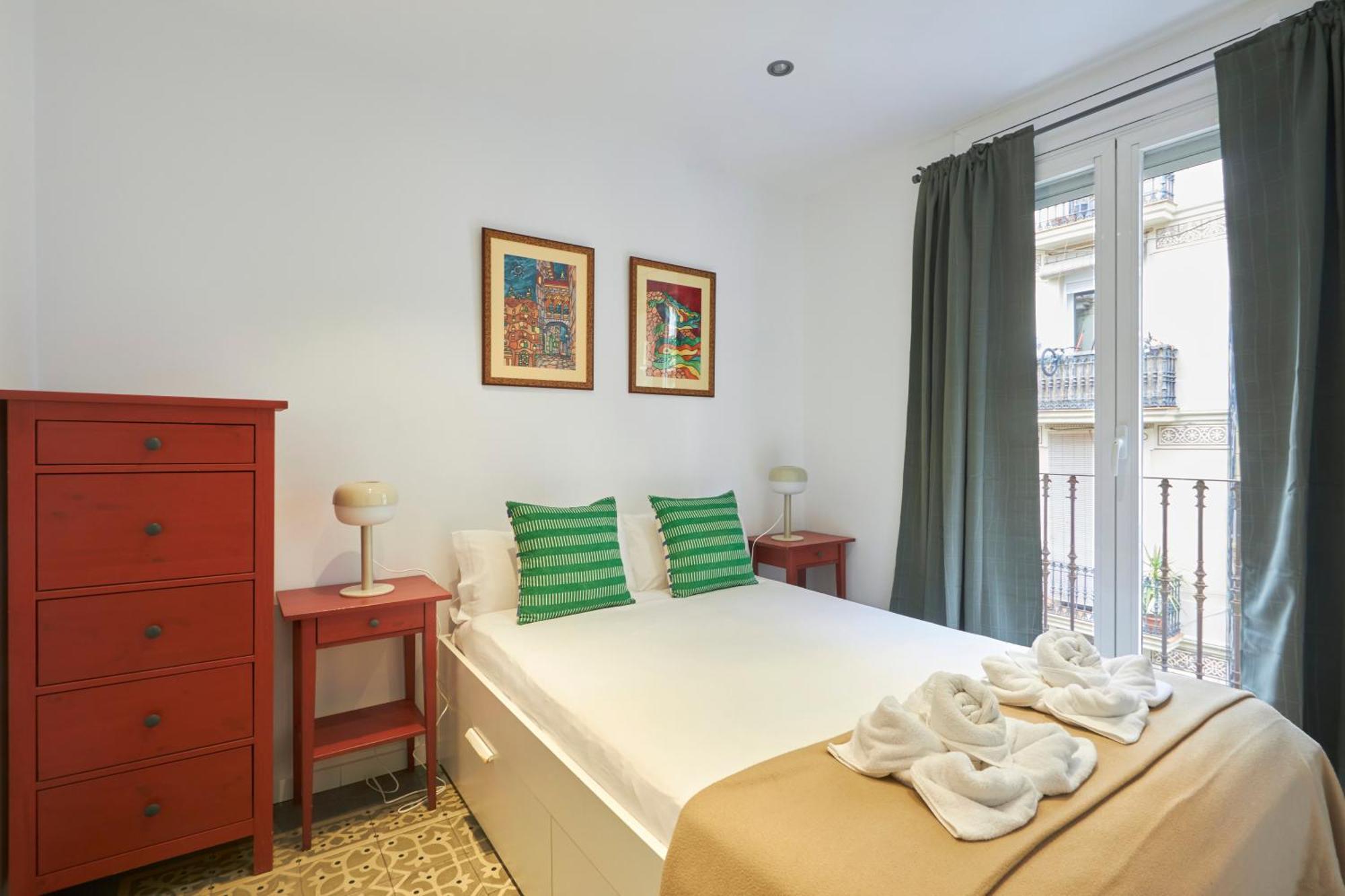 64 Apartment In A Typical Barcelona'S Old Building Buitenkant foto